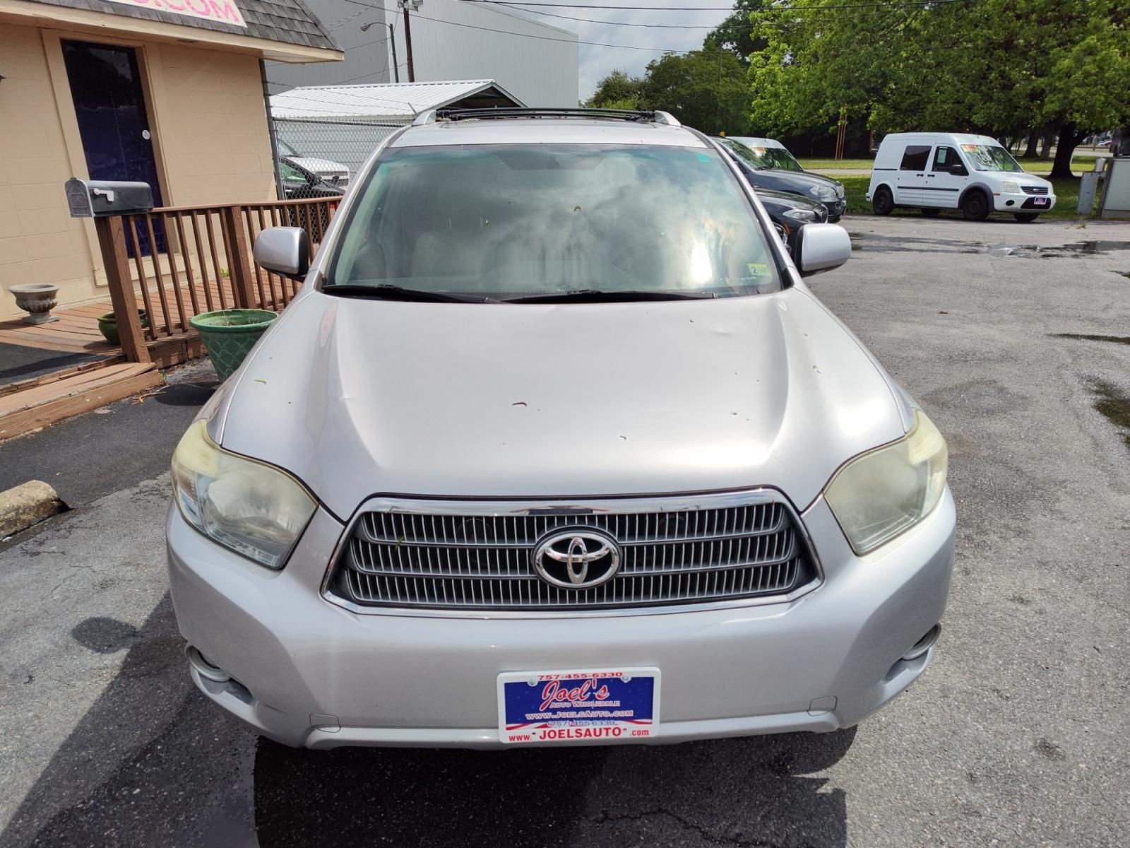 2008 Silver /Gray Toyota Highlander Hybrid (JTEEW44A182) with an 3.3 V6 engine, CVT transmission, located at 5700 Curlew Drive, Norfolk, VA, 23502, (757) 455-6330, 36.841885, -76.209412 - - Photo #3